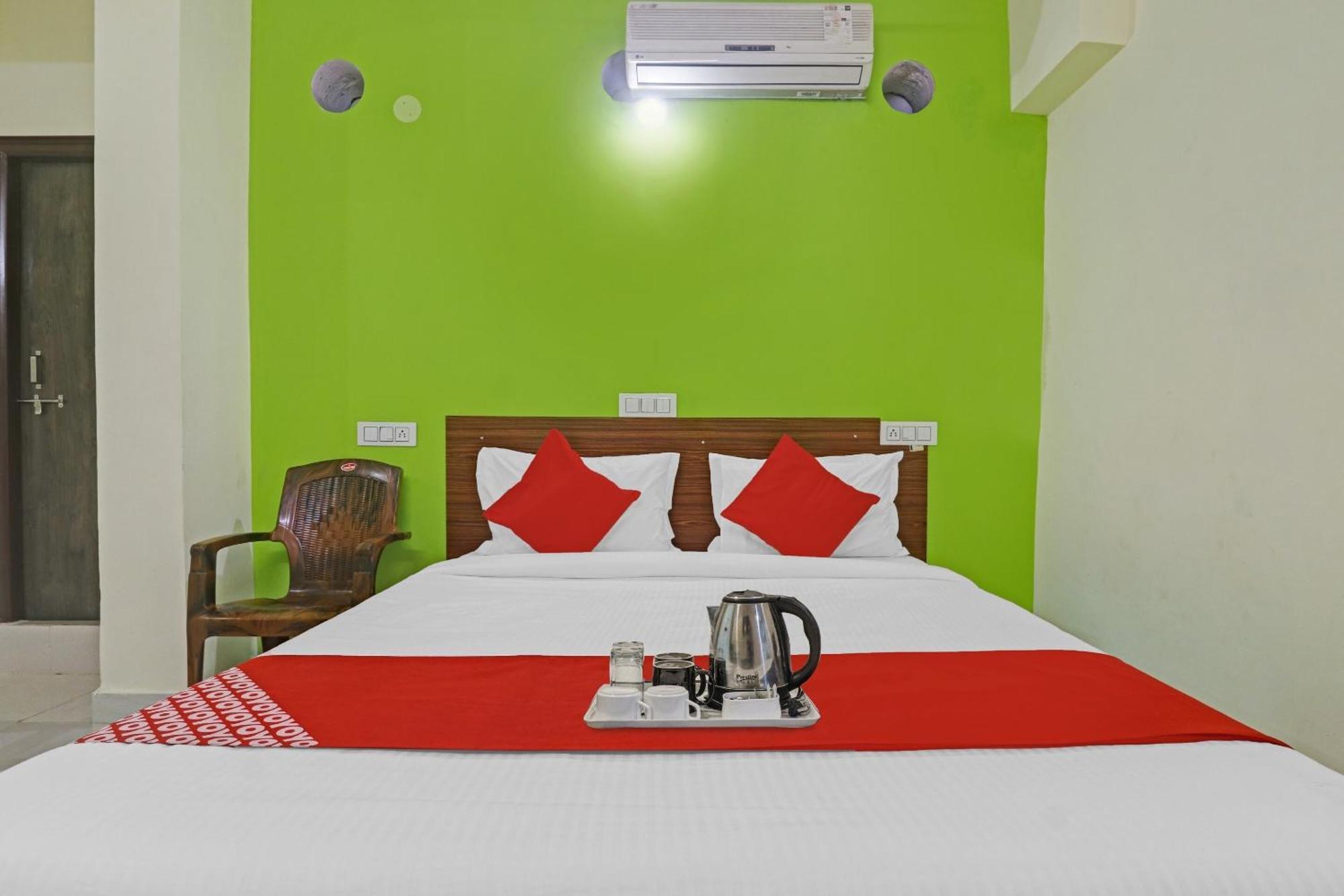 Super Hotel O Dk Reddy Square Hyderabad Exterior photo